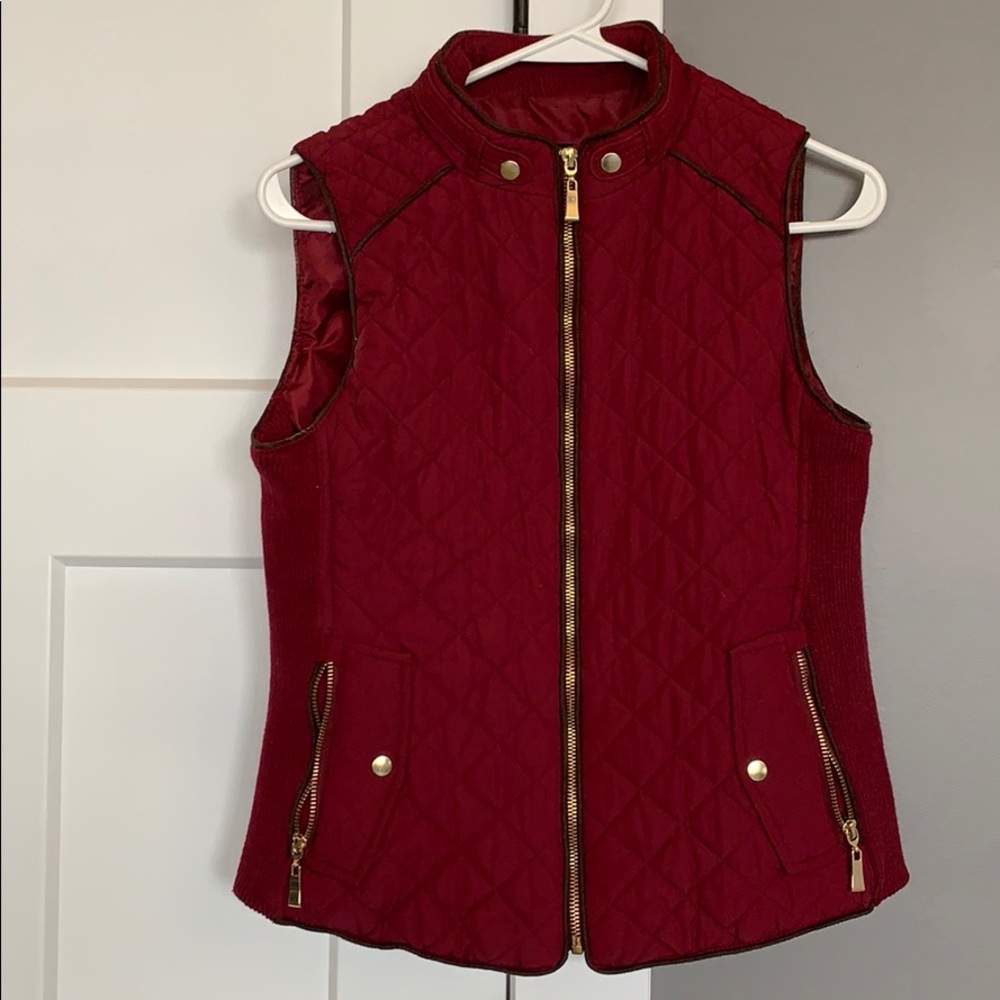 Maroon zipper vest